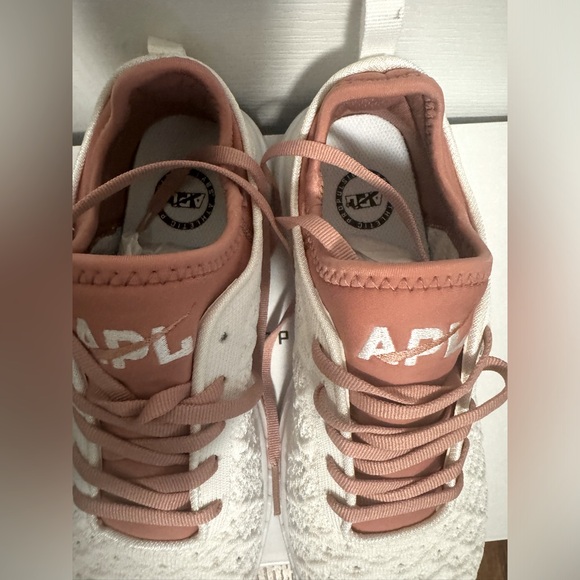 🎀🍒✨BRAND NEW APL SNEAKERS✨🍒🎀 - Picture 3 of 8